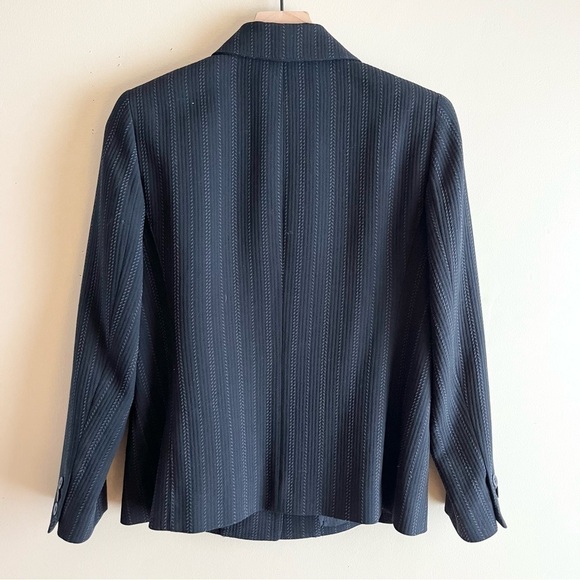 Emanuel Ungaro Vintage Wool Blazer Jacket in Black, Textured Pin Stripes, Sz 2P - Picture 8 of 9